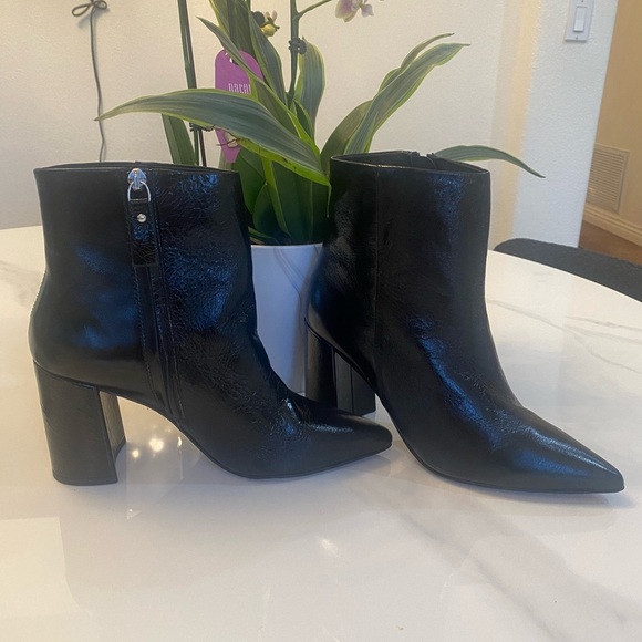 Barneys New York Black Leather Pointed Toe Ankle Boots - Size 37 - Picture 1 of 7